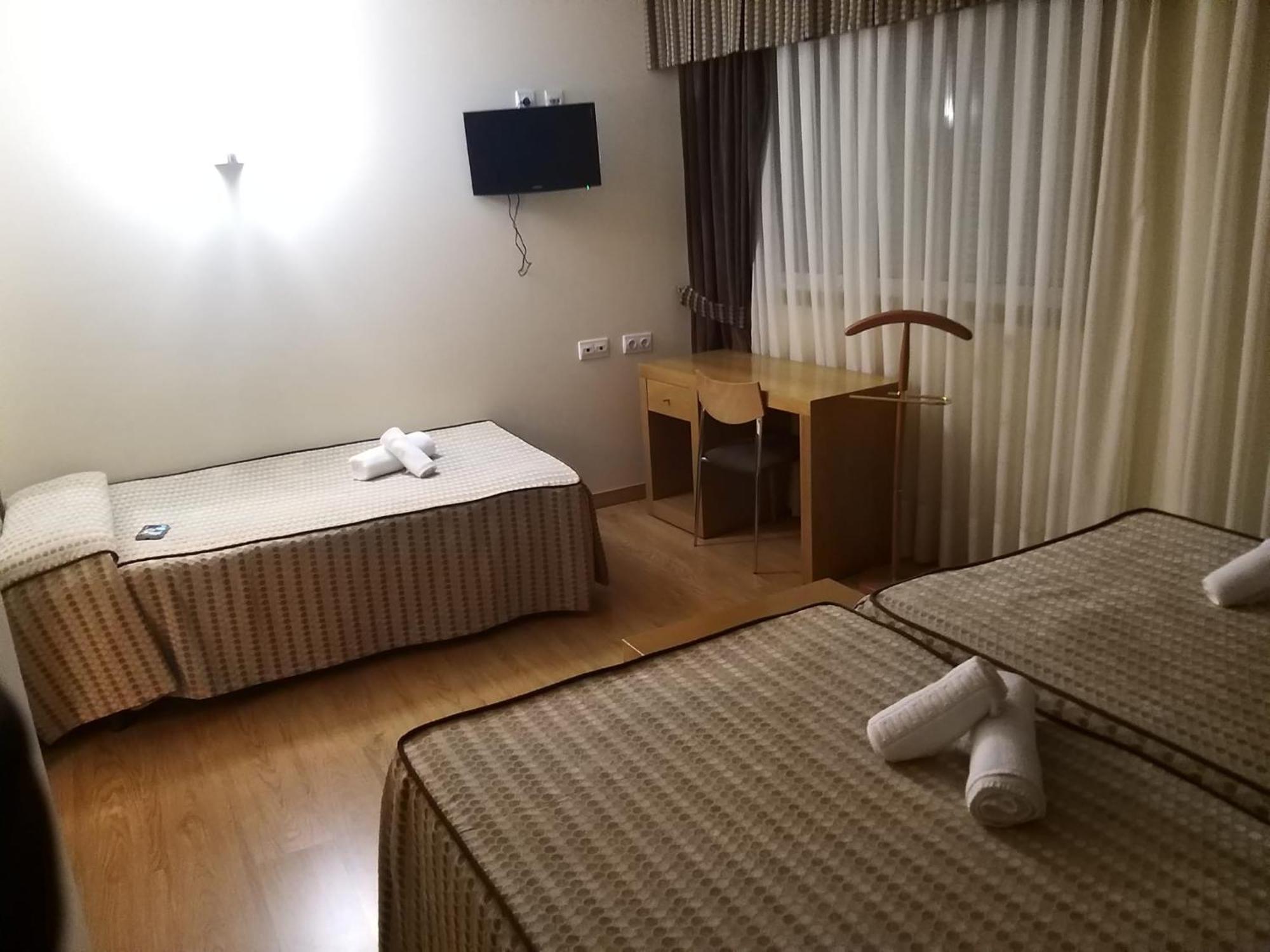 Hotel Condes De Lemos Espana مونفورتي دي ليموس المظهر الخارجي الصورة