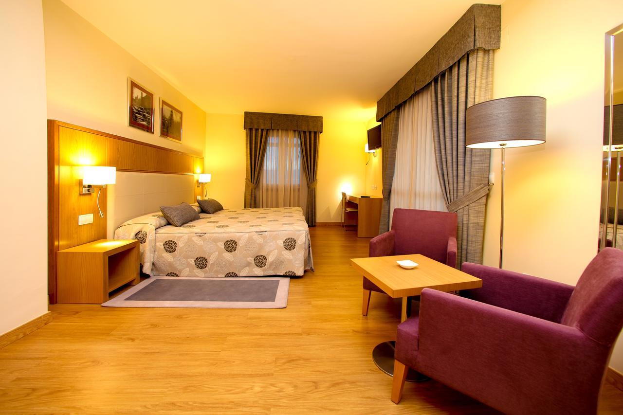 Hotel Condes De Lemos Espana مونفورتي دي ليموس المظهر الخارجي الصورة